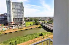 Bale Hinggil by Eric