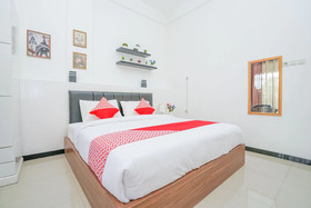 Central City Family Residence by OYO Rooms