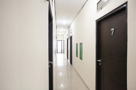 RedDoorz Plus @ K23 Rungkut Madya