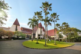 Grand Tropic Suites Hotel