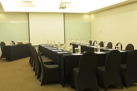 Grand Tropic Suites Hotel