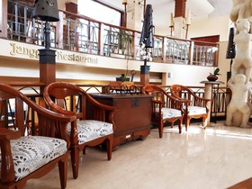 Grand Tropic Suites Hotel