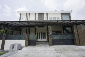 RedDoorz at Ngaggel Jaya Surabay