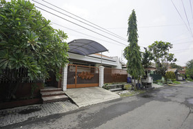 RedDoorz at Ngaggel Jaya Surabay