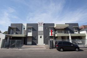 OYO 143 Dukuh Kupang Residence