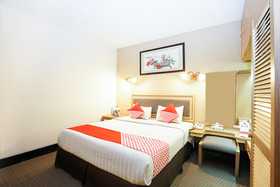 OYO 242 New Grand Park Hotel