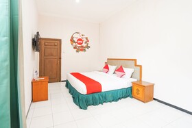 OYO 377 Istana Permata Juanda