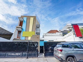 OYO Flagship 90789 Genteng Residence