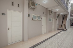 RedDoorz Near Ciputra Golf Surabaya