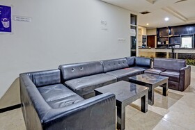 Super OYO Capital O 92633 Spring Hotel Gubeng