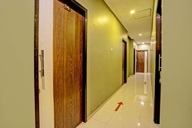 Super OYO Capital O 92633 Spring Hotel Gubeng