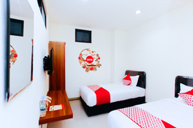 Uno Hotel by OYO Rooms