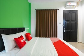 Urban 18 by OYO Rooms