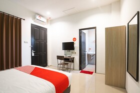 Urban 18 by OYO Rooms