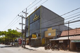 Urban 18 by OYO Rooms