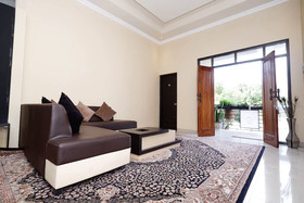 Erna's House Solo by OYO Rooms