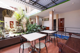 Mawar Indah Hotel by OYO Rooms