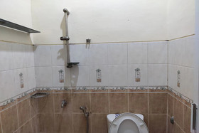 Omah Jenitra Syariah by OYO Rooms