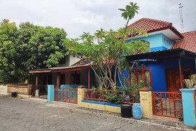 Omah Jenitra Syariah by OYO Rooms