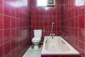 OYO 94082 Hotel Gurita