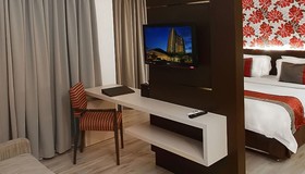 Solo Paragon Hotel & Residences