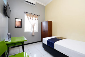 Solo Point Syariah by OYO Rooms