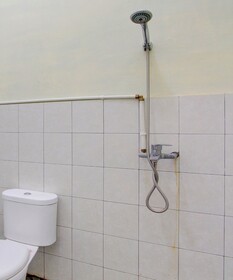 Spot On 93245 Guet House Mulia Dua Syariah