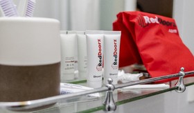 Apartment Serpong Greenview by RedDoorz