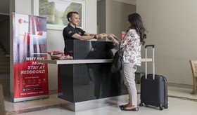 Apartment Serpong Greenview by RedDoorz