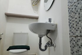 Barata Hotel Near Bandara Soekarno Hatta