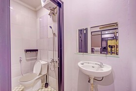 Capital O 93068 D Twinz House Syariah