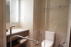 Grand Anara Airport Hotel