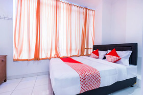 Grand Wijaya Bintaro by OYO Rooms