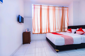 Grand Wijaya Bintaro by OYO Rooms
