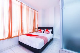 Grand Wijaya Bintaro by OYO Rooms