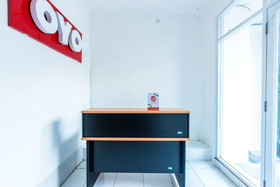 Grand Wijaya Bintaro by OYO Rooms