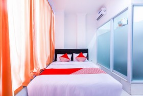 Grand Wijaya Bintaro by OYO Rooms