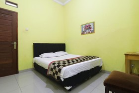 Surabaya Jaya Hotel near Soekarno Hatta Airport Redpartner