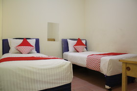 OYO 145 Wisma Syariah Cmc