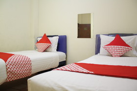 OYO 145 Wisma Syariah Cmc
