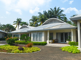 Padang Golf Modern