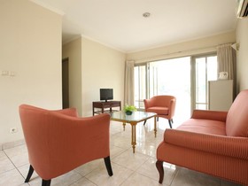 Padang Golf Modern