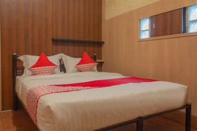 Pelangi Guest House by OYO Rooms