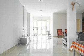 RedDoorz near Siloam Karawaci 3