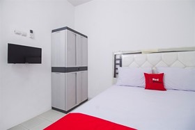 RedDoorz Near Stan