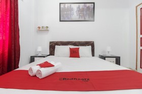 RedDoorz Plus Near Budi Luhur University Jakarta