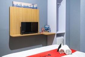 RedDoorz Plus @ Otista Raya Ciputat