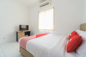 Rotterdam Guest House by OYO