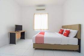 Rotterdam Guest House by OYO