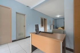 Rotterdam Guest House by OYO